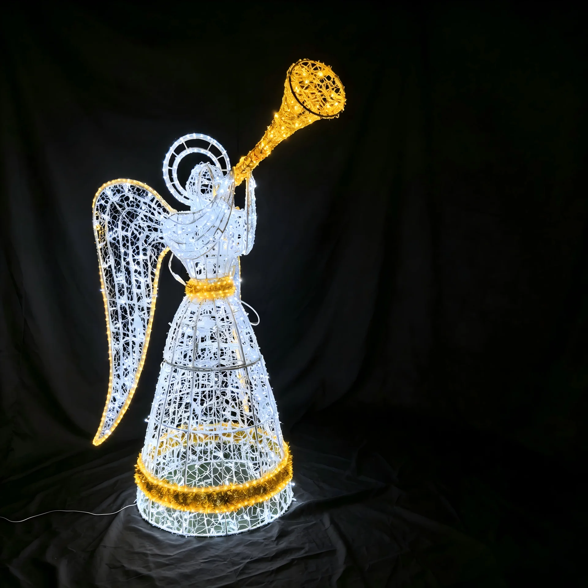 7 ft Angel with Trumpet - Moving Upper Body photo 1