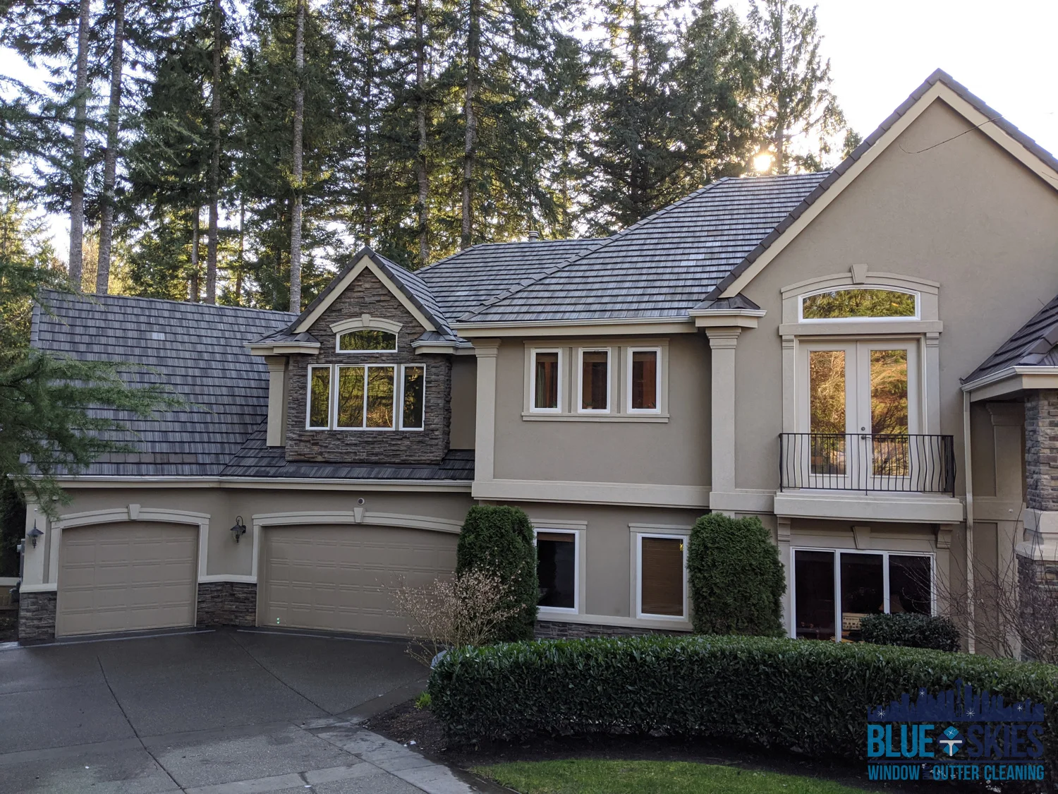 Choosing the Best Cleaning Method for Your Home: Soft Wash or Pressure Wash?