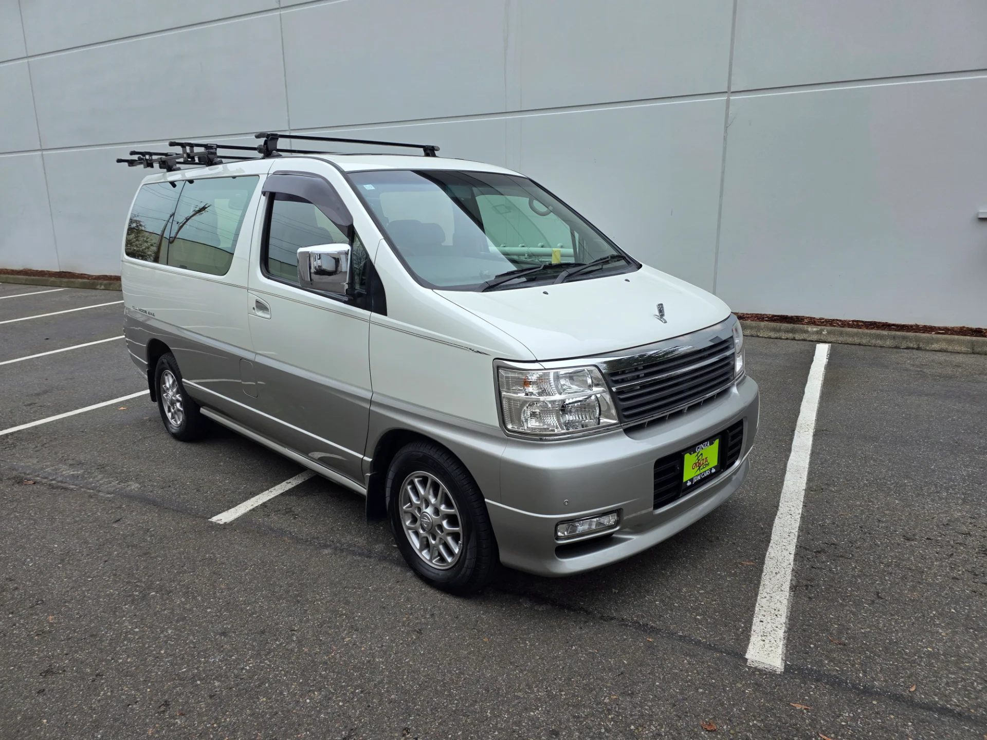 2000 Nissan Elgrand 