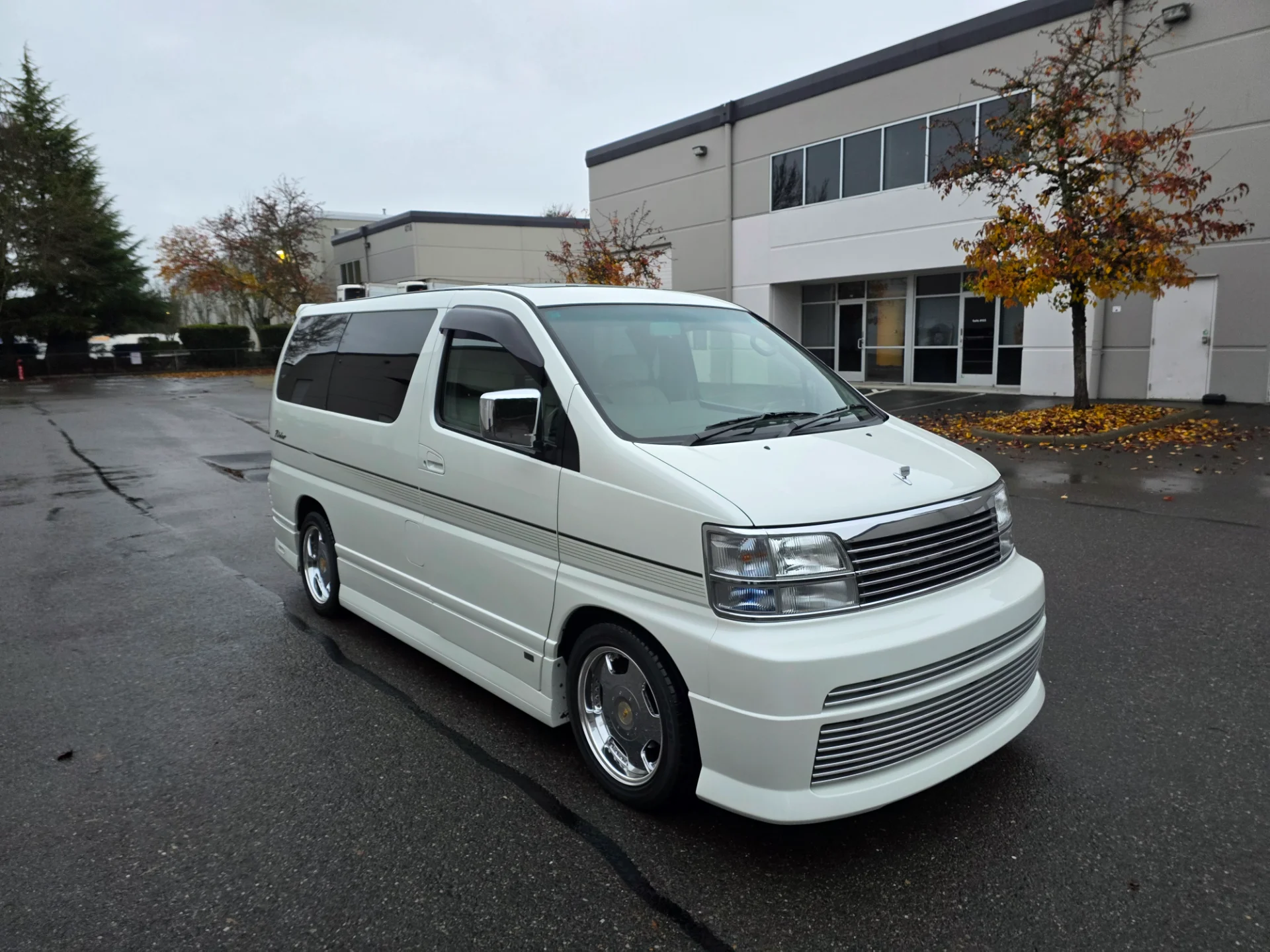 2000 Nissan Elgrand Rider 